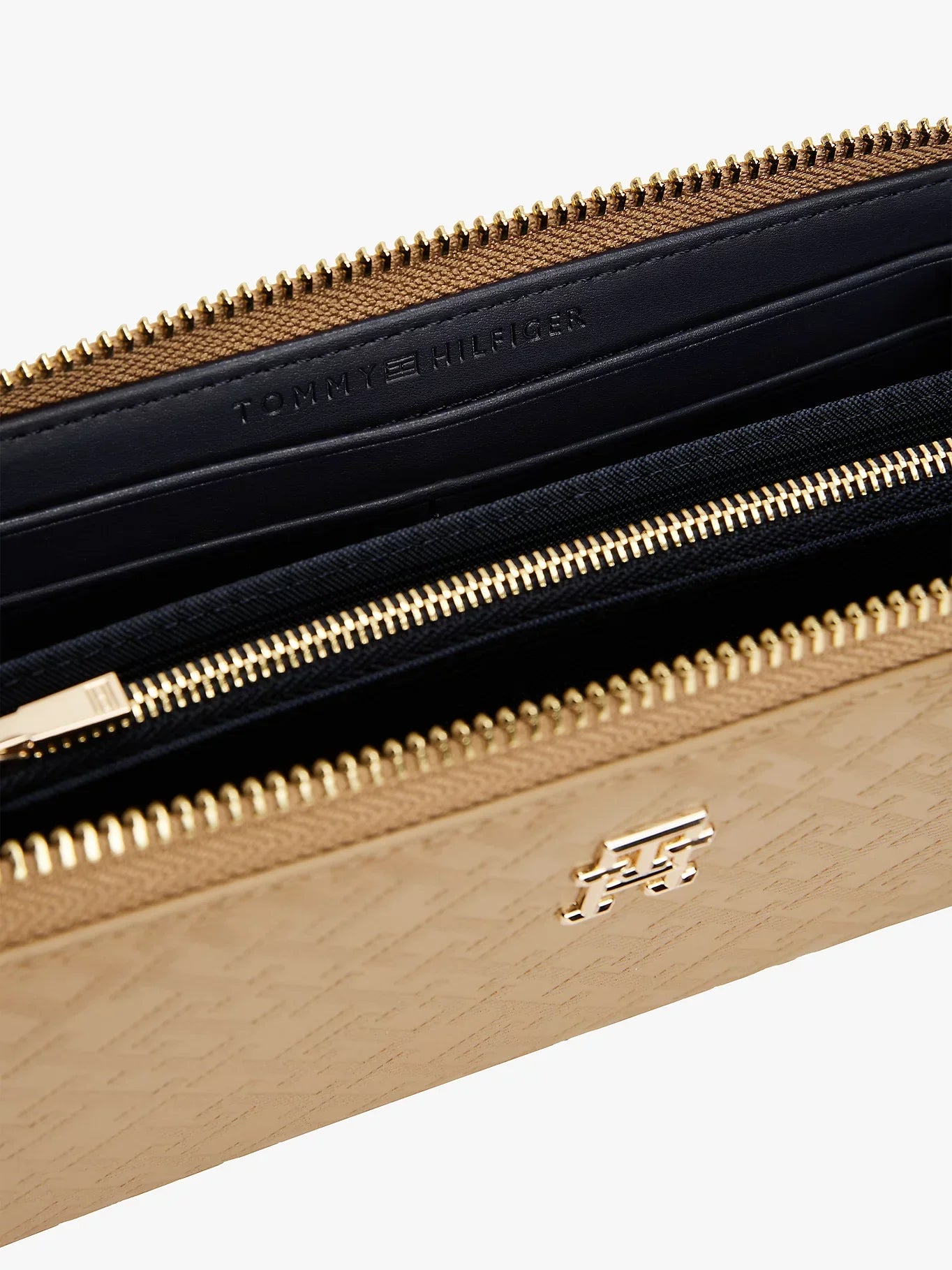 TH DISTINCT LRG ZA MONO 239858