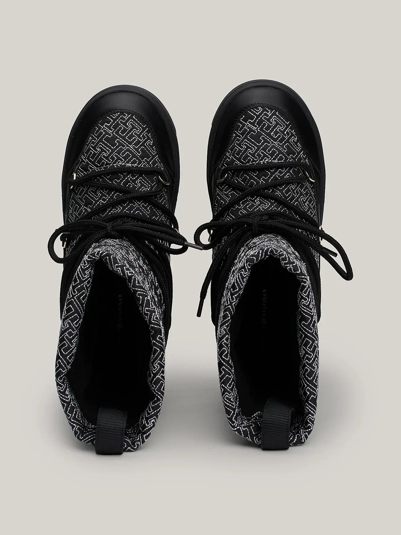 LACE-UP MONOGRAM SNOWBOOT 235073