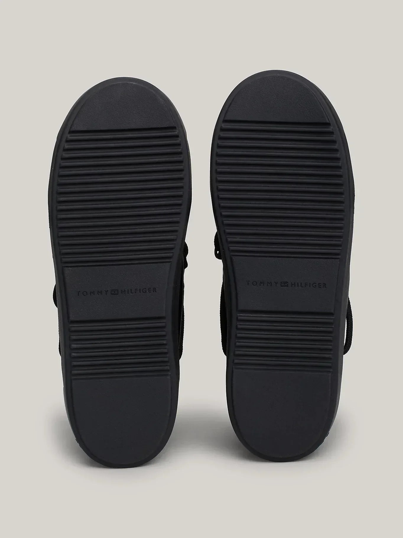 LACE-UP MONOGRAM SNOWBOOT 235073