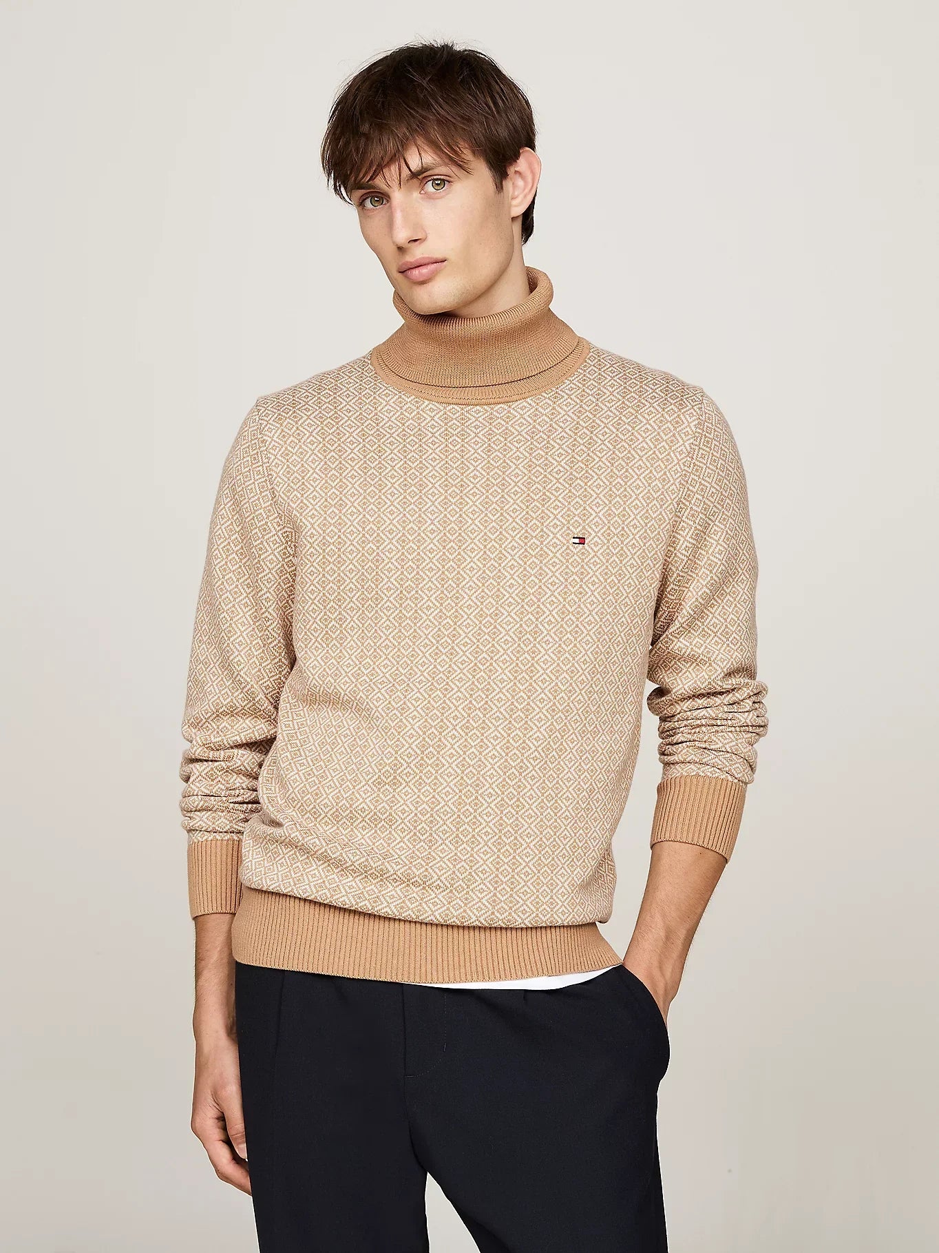 GIFTING 2 TONE FAIRISLE ROLL NK 235260