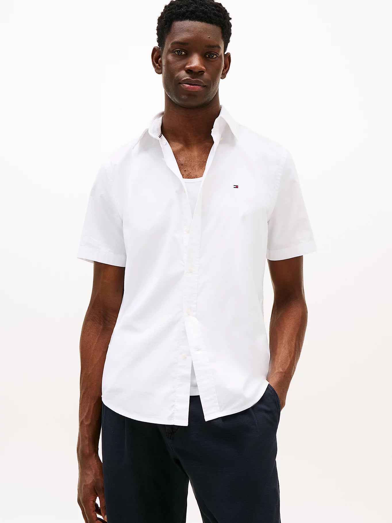 FLEX POPLIN SOLID S/S SHIRT 240605