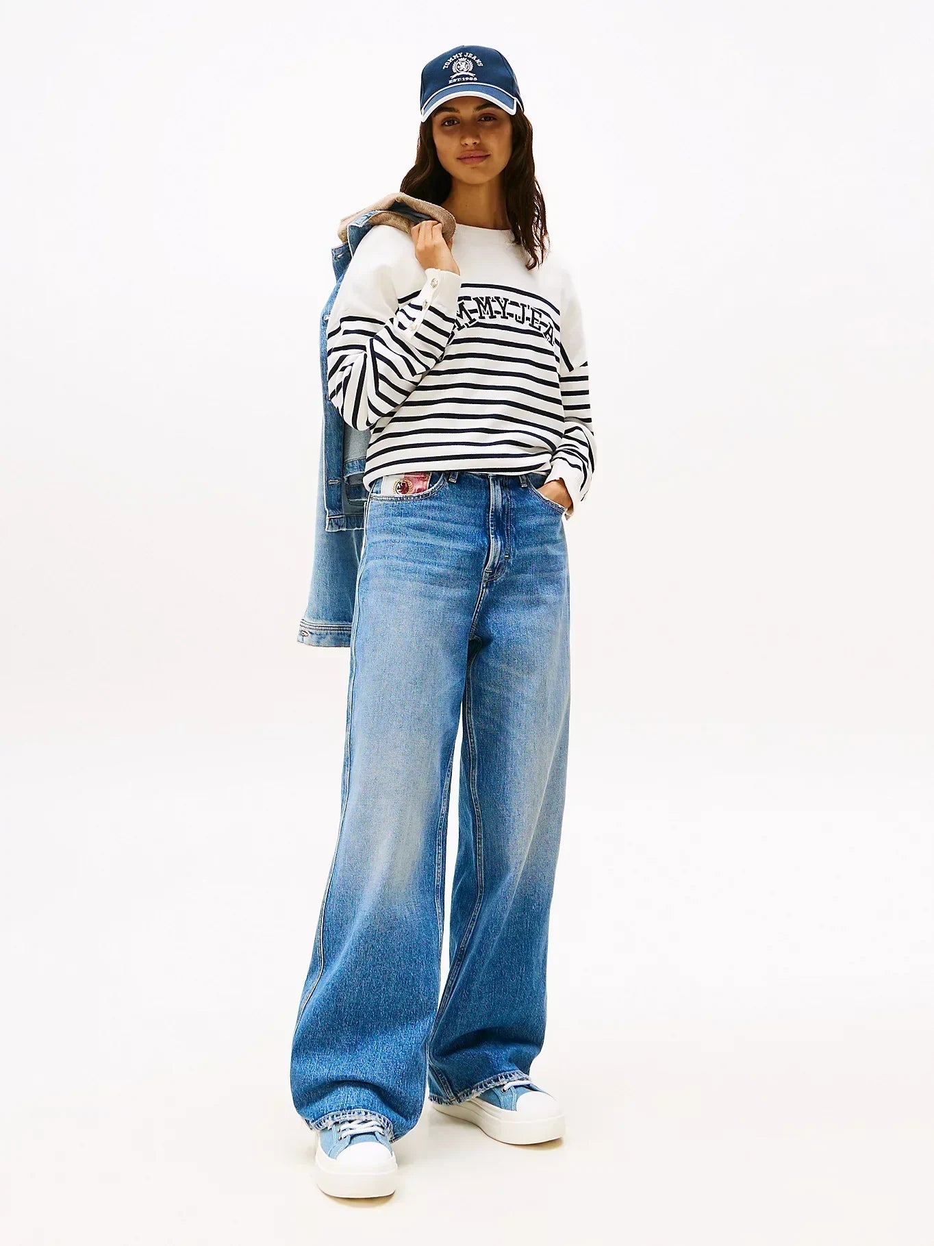 CLAIRE HR WD RWB BI5135 240204 - LUX54