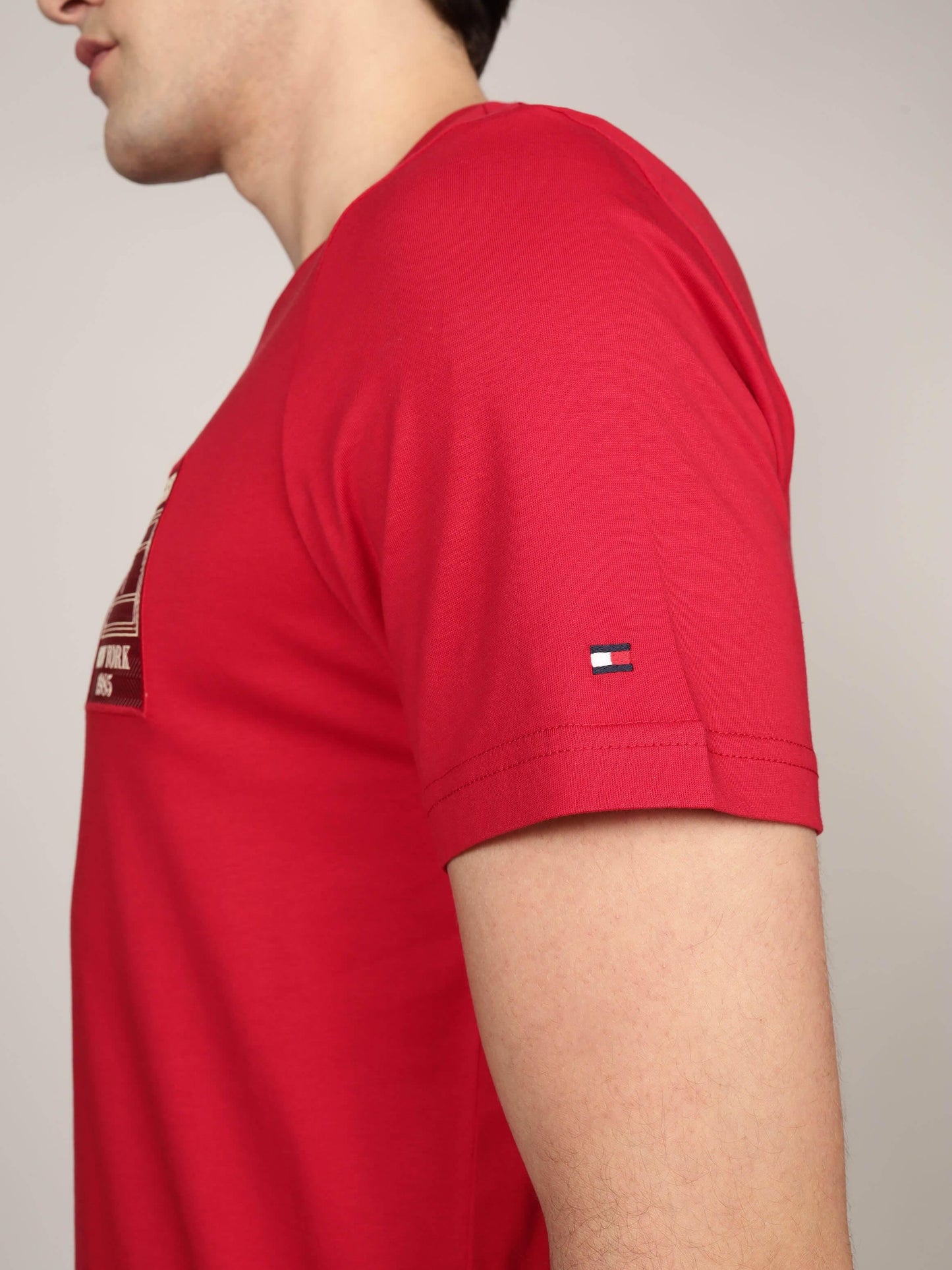 HILFIGER OUTLINE FLAG TEE 240720 - LUX54