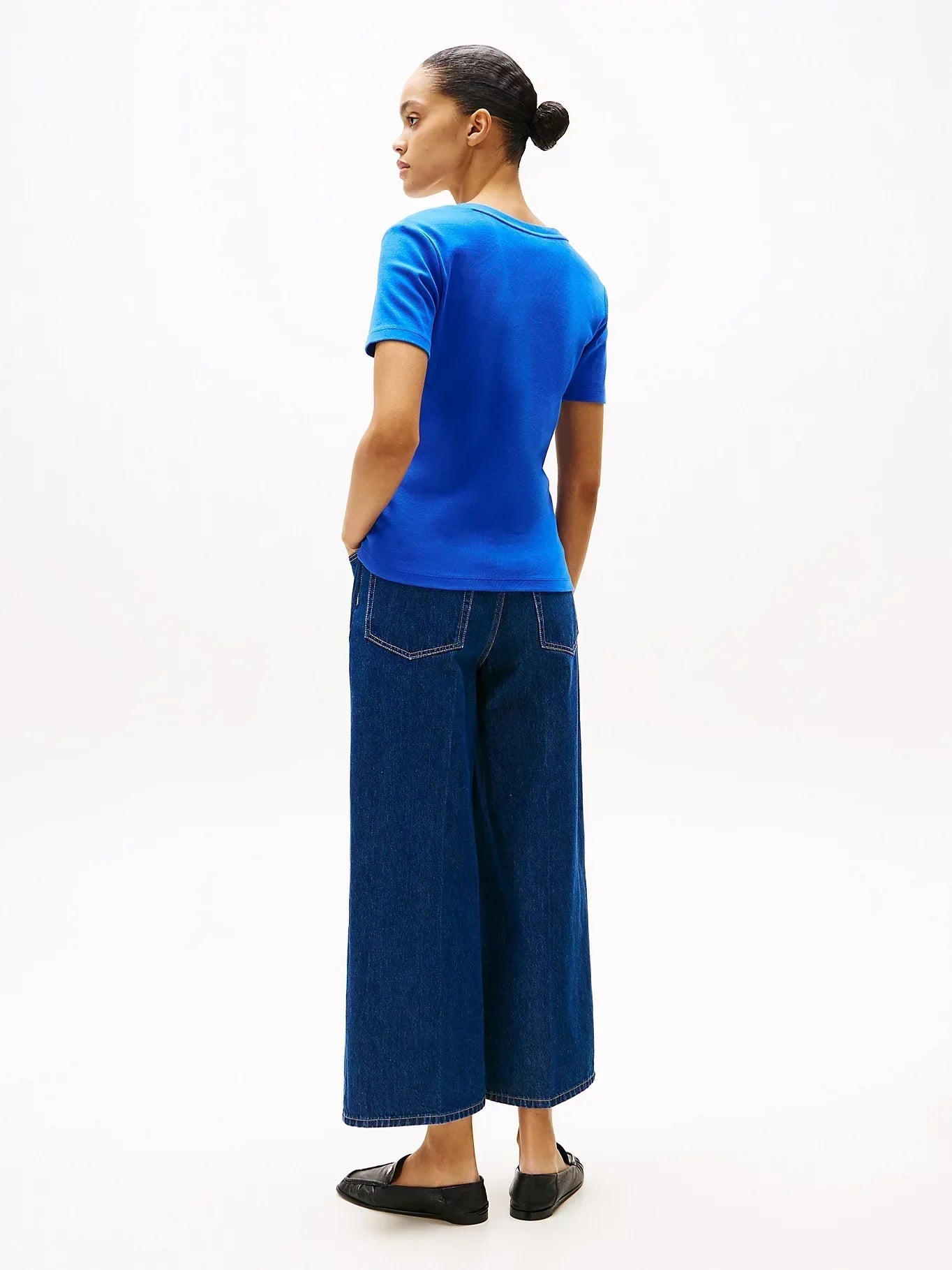 SLIM CODY V-NK SS 240904 - LUX54