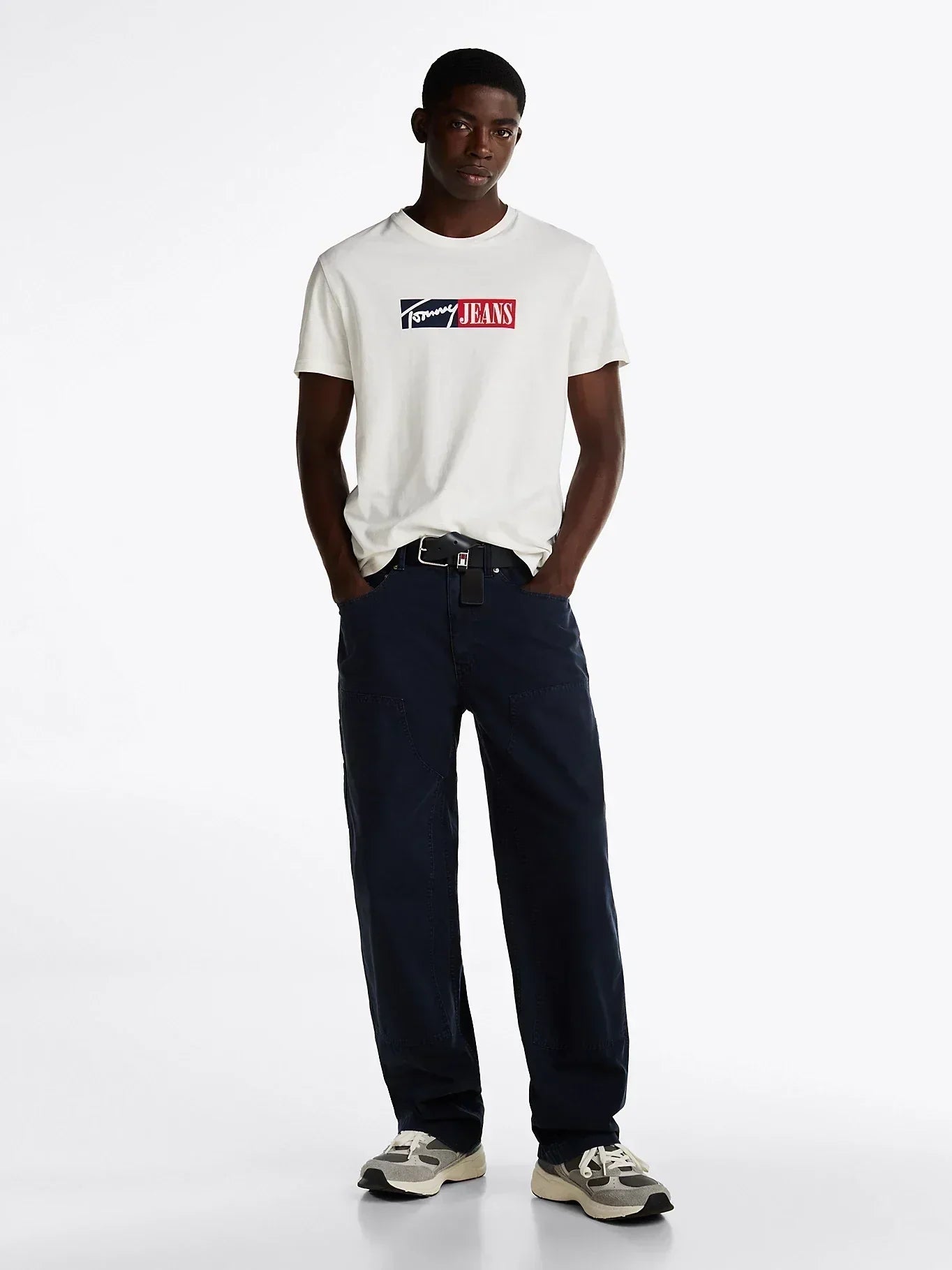 TJM SLIM ENTRY GRAPHIC TEE EXT 237106 - LUX54