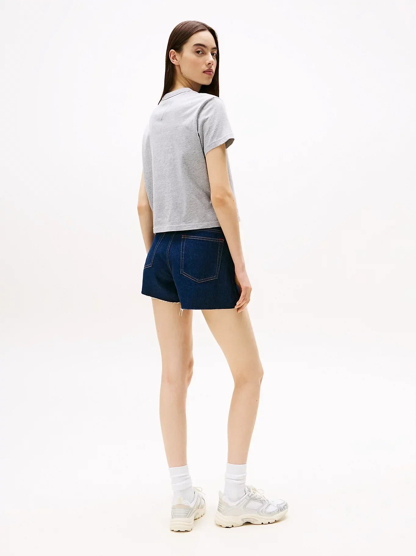 TJW REG SH VARSITY CREST TEE 240115 - LUX54